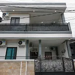 Reddoorz At Flamboyan Harapan Indah
