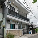 Reddoorz At Flamboyan Harapan Indah